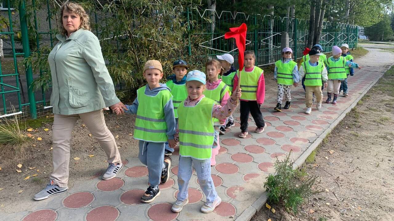 Ребята старшей группы отряда ЮИД «Подсолнушек» отправились на увлекательную экскурсию